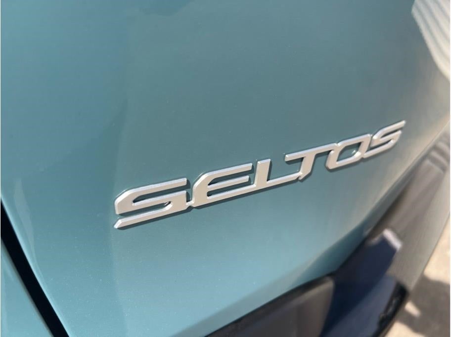 2024 Kia Seltos EX Sport Utility 4D